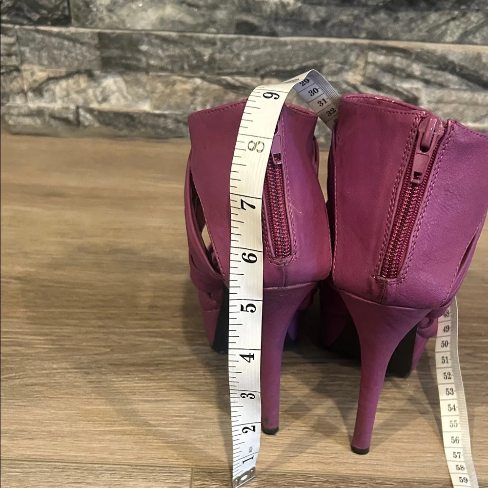 Fredericks of Hollywood Purple Strappy Heels with Leopard‎ insole Women's Size 7